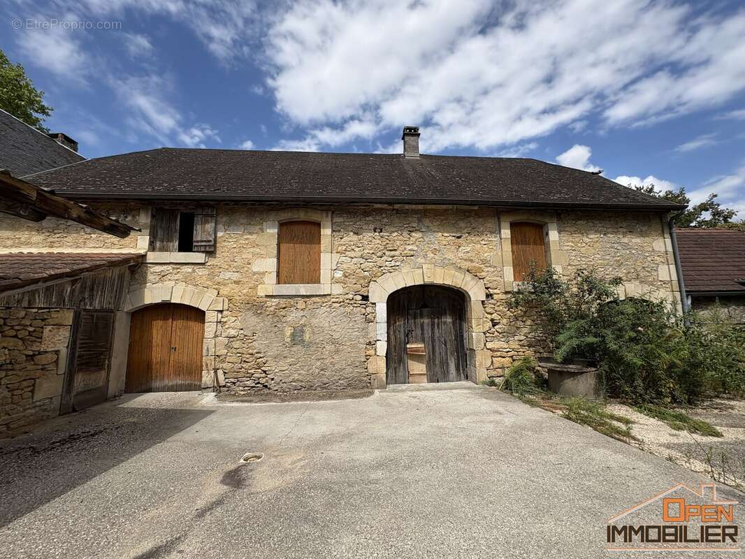 Appartement 230 m² à Saint-Julien-De-Lampon  - photo 7