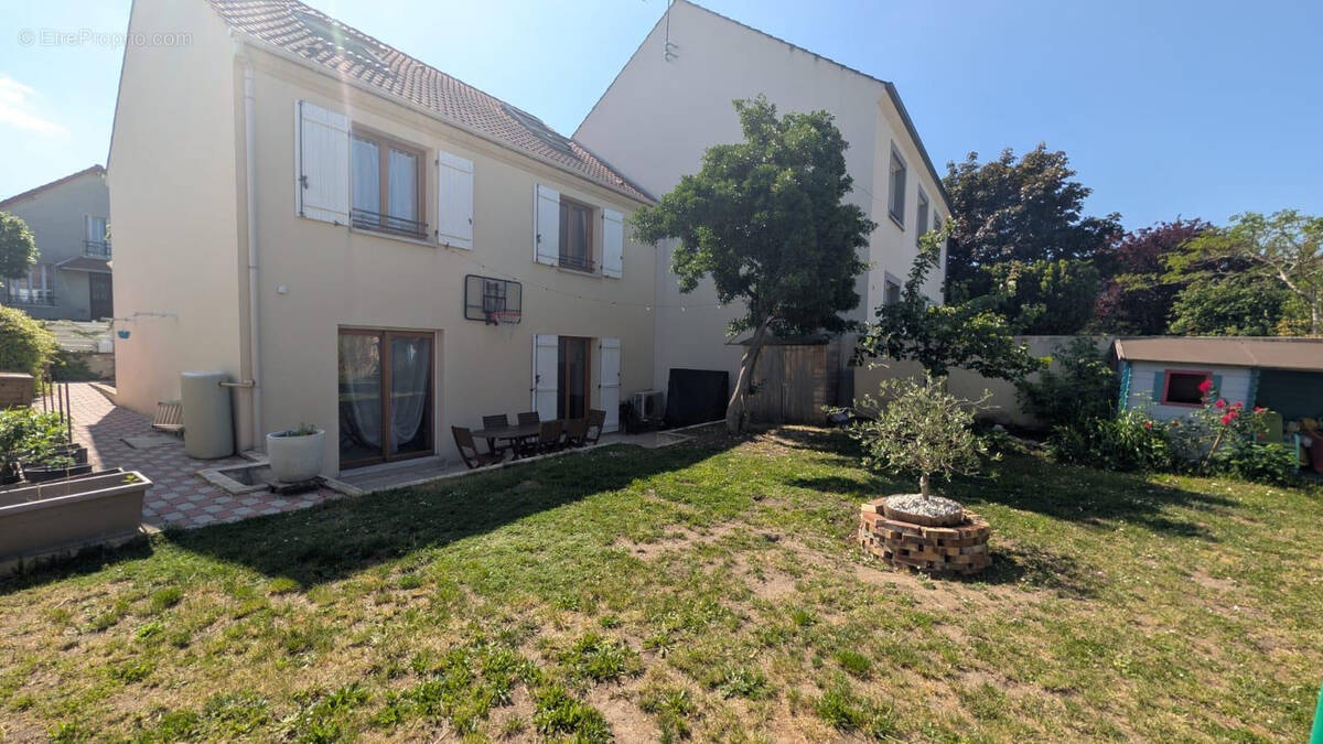 Maison à SARTROUVILLE