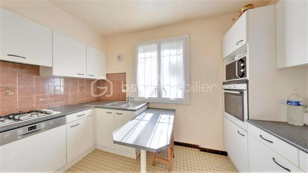 Nouveaute baisse de prix  grande maison 8 pièces, 128.04 m²- 8 pièces avec jardin.- Quartier de la Boissière  rue des Guillaume - photo 9