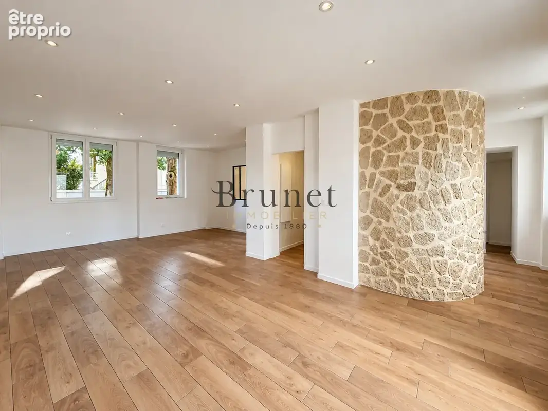 MAISON FAMILIALE - 4 PIECES 146m2 - Intégralement Rénovée - photo 2