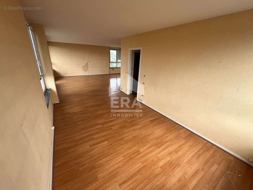 Appartement à MONT-SAINT-AIGNAN