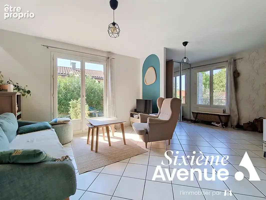Maison Saint-Symphorien D'Ozon - 6 pièces - 3 chambres - 99 m² - photo 6