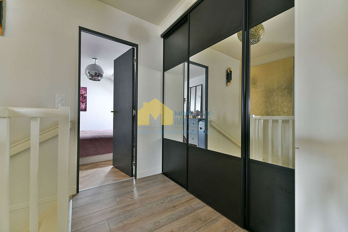 Appartement à SAINTE-GENEVIEVE-DES-BOIS