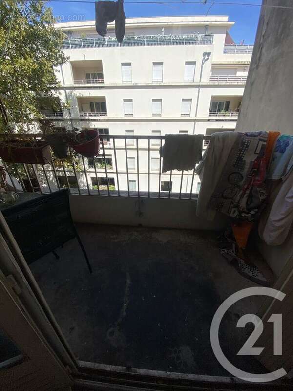 Appartement à MARSEILLE-4E