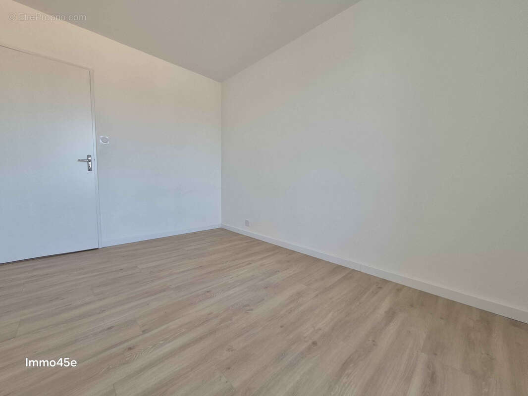 TOURNON SUR RHONE - Appartement T4 avec garage et cave - photo 9