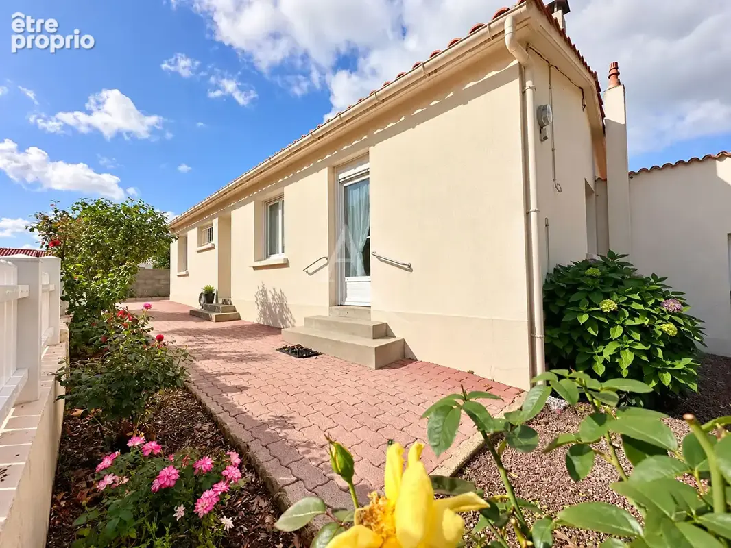 L'Aiguillon-sur-Vie - Maison de 4 chambres  - Véranda et Garage - photo 1