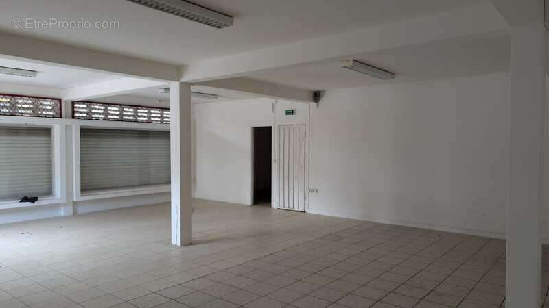 Deux locaux commerciaux - photo 2
