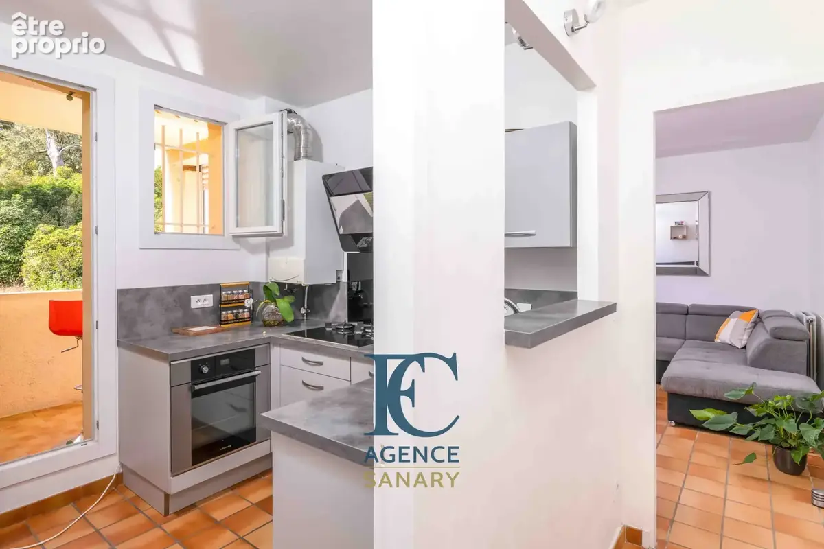 Sanary-sur-Mer, appartement T3, au cœur de la pinède avec garage - photo 2