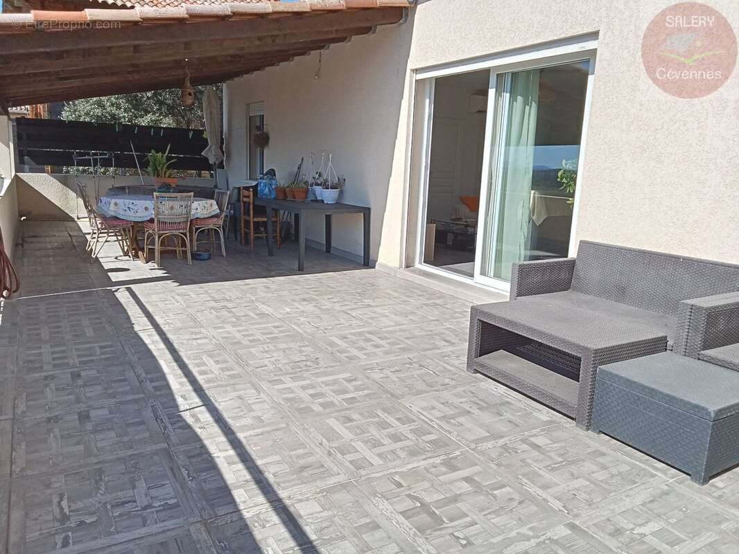 Maison à MONOBLET