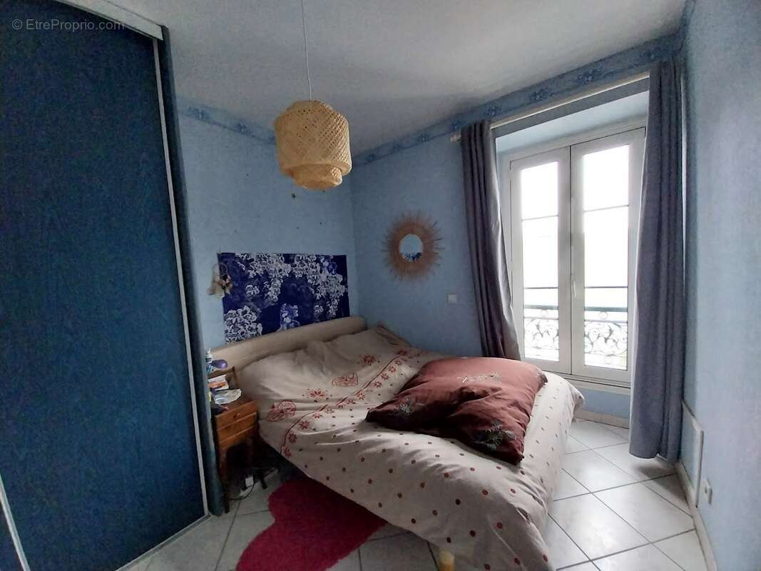 Appartement à NAY