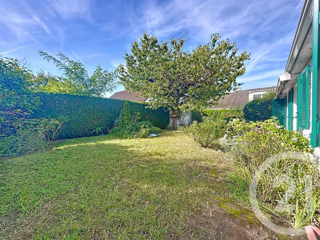 Maison à LE MEE-SUR-SEINE