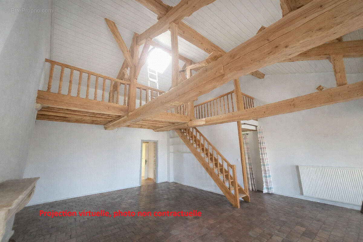 Appartement à PONT-DE-VEYLE