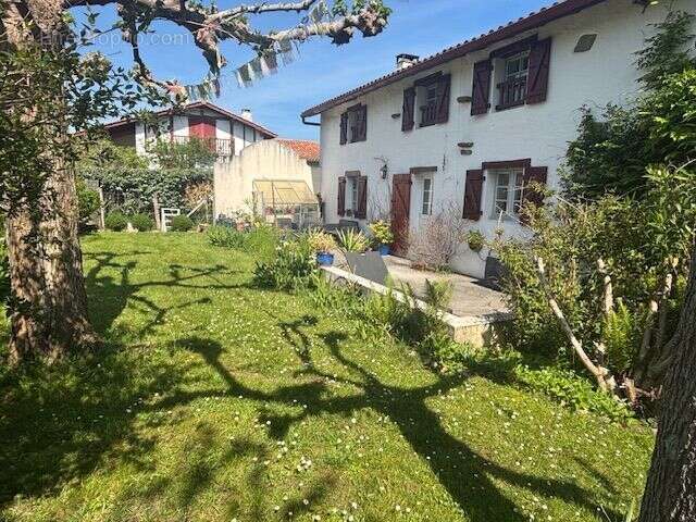 Maison à LARRESSORE