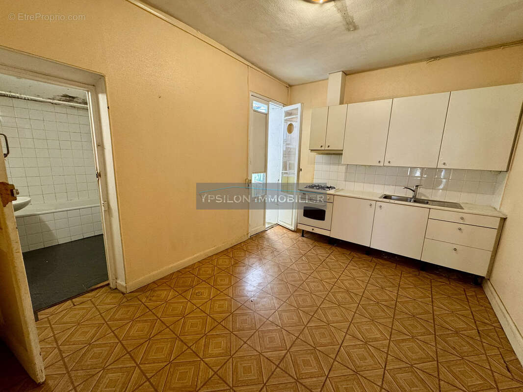 2 pieces a renover - centre ville - photo 4