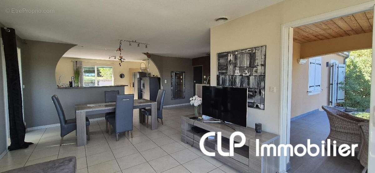 Maison 225 m² à Le Teil  - photo 10