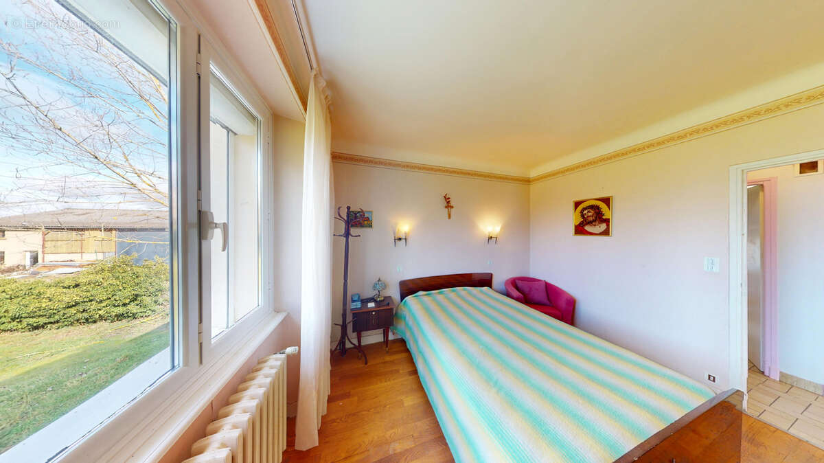 Maison à LUC-LA-PRIMAUBE