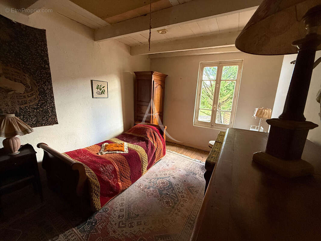 Maison à CAHUZAC-SUR-VERE