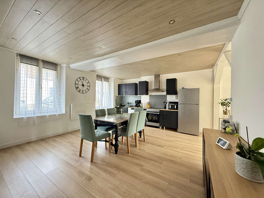 Maison à COURVILLE-SUR-EURE