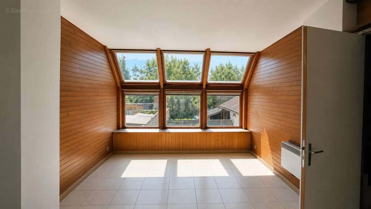 Grande maison de ville à rénover - photo 2