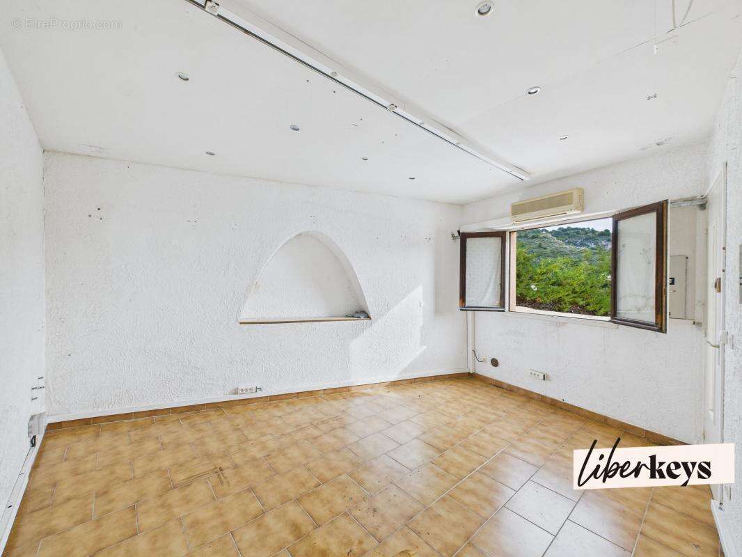 Appartement à EZE