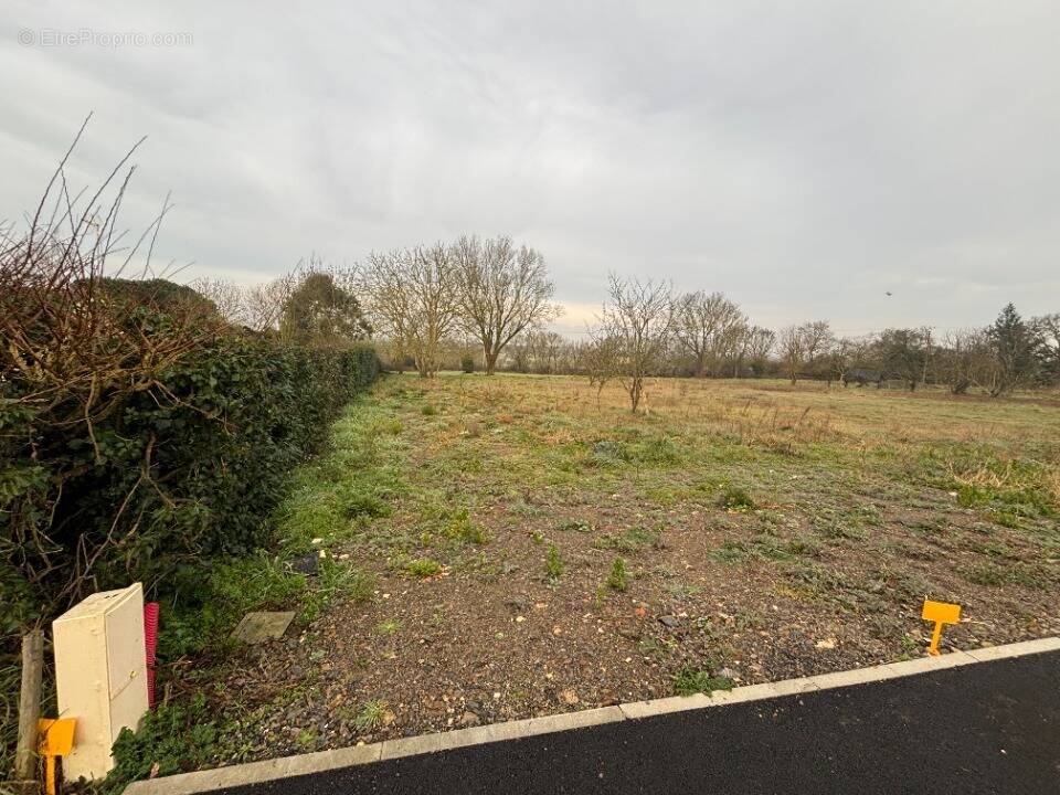 Terrain à LA COUTURE