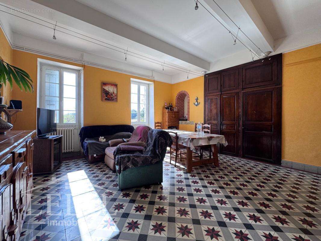 Maison à VALENCE-SUR-BAISE