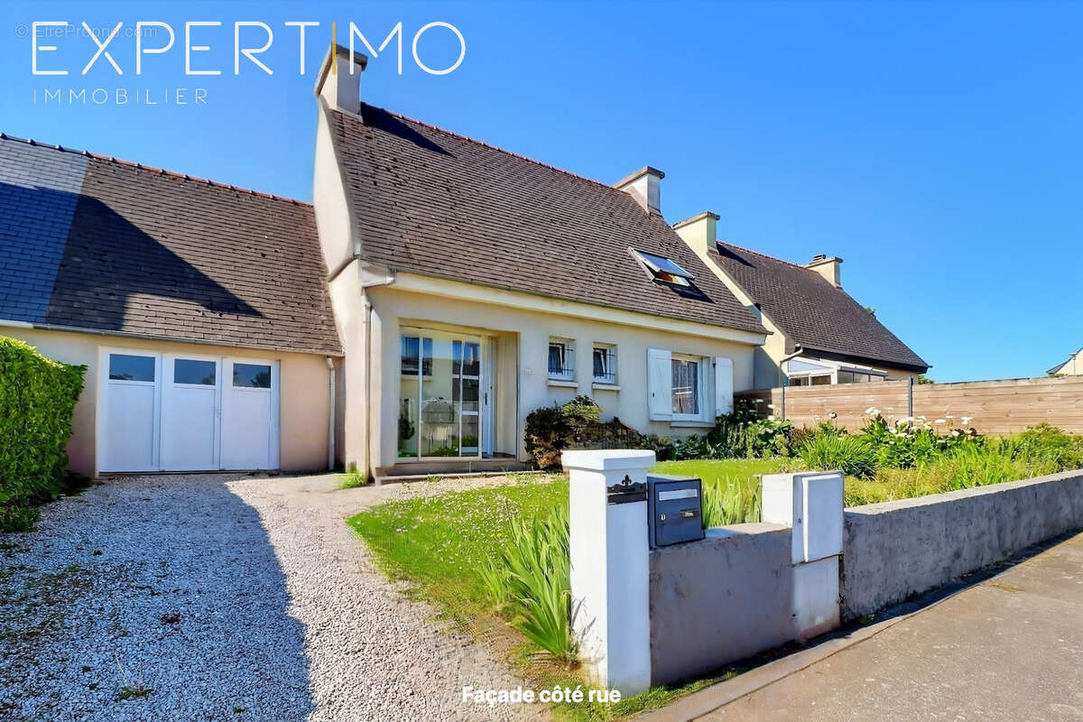 Maison à LE RELECQ-KERHUON