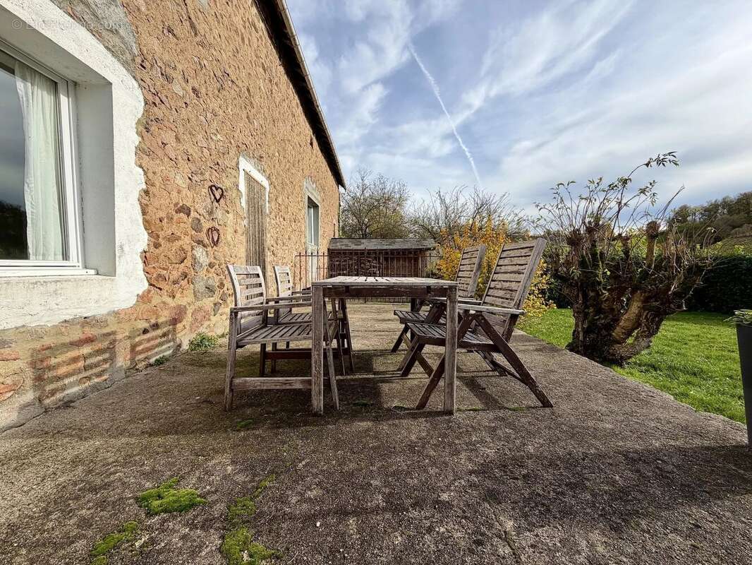 Maison à MONTIGNY-EN-MORVAN