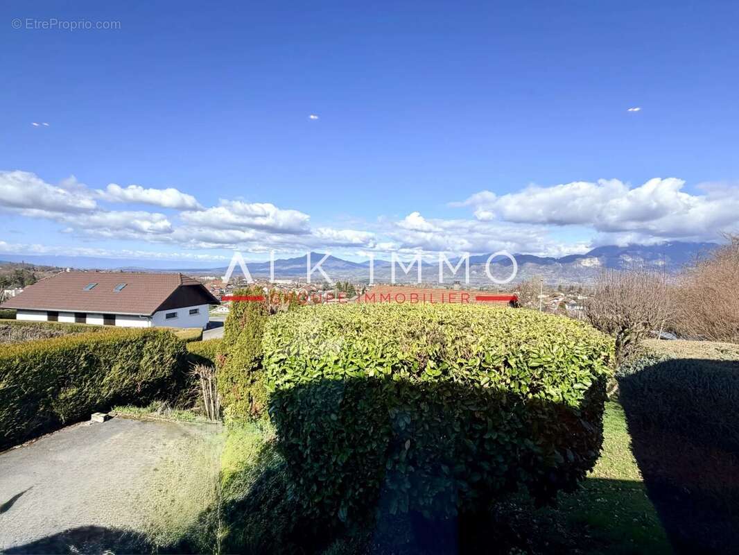 Maison à LA ROCHE-SUR-FORON