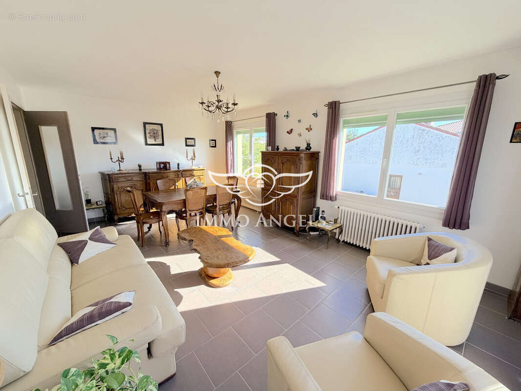 Maison à SAINT-GEORGES-DE-DIDONNE