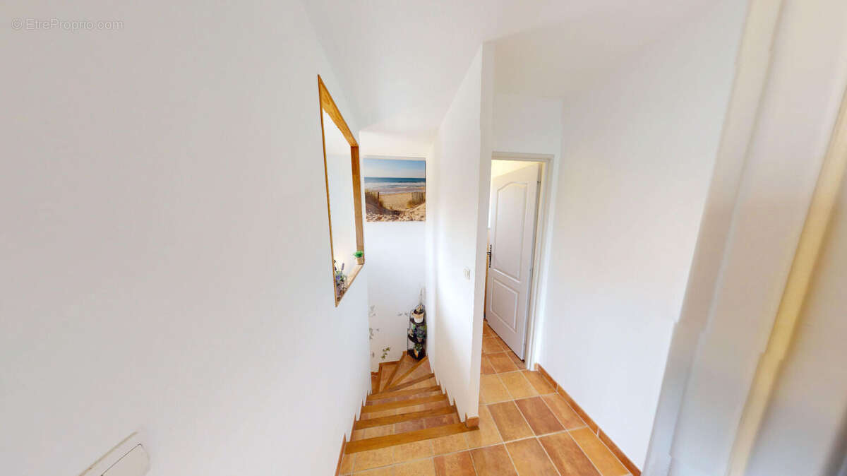 Maison La Fare Les Oliviers 4 pièce(s) 80 m2 / - photo 6