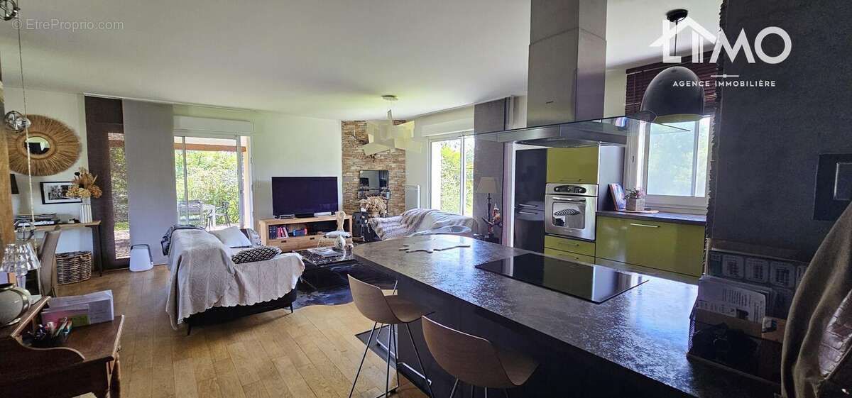 Maison 110 m² à Meuzac  - photo 4