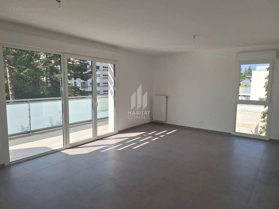 Appartement à CORENC