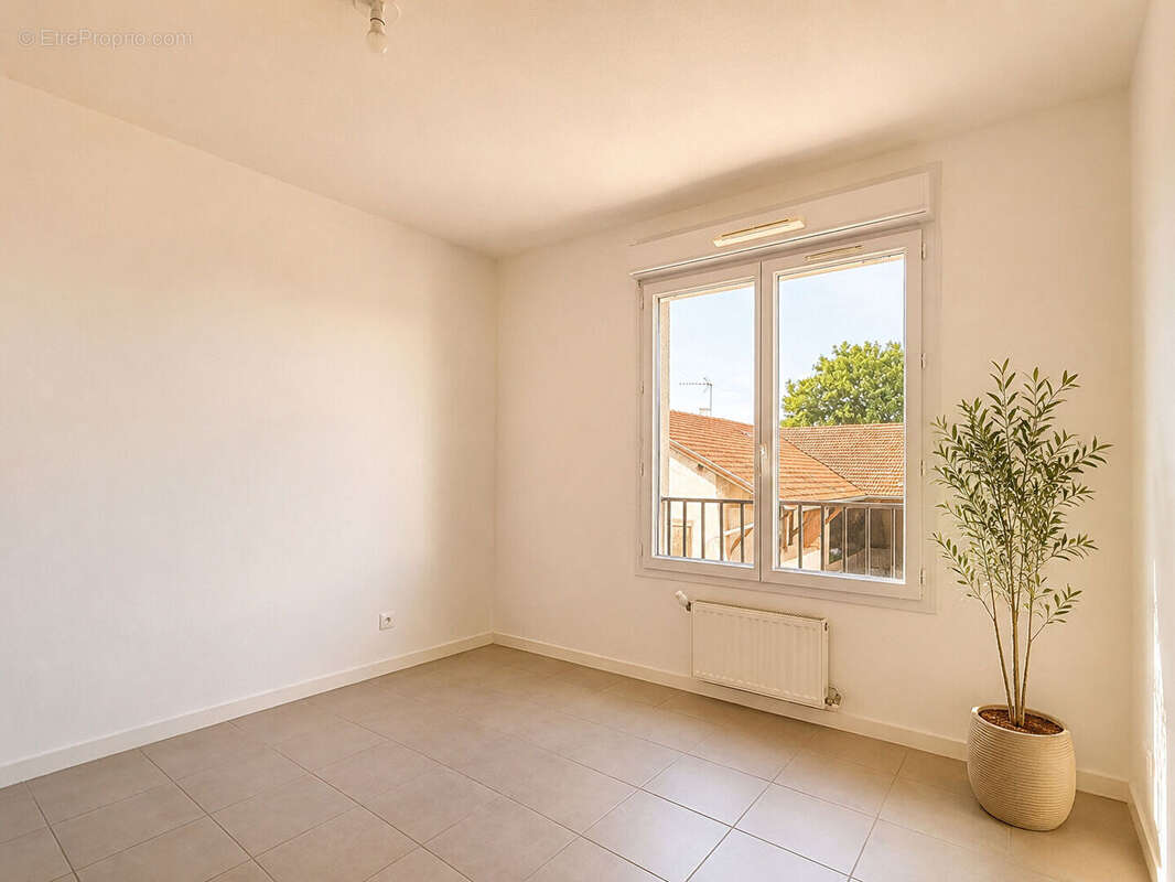 Appartement à VAULX-EN-VELIN
