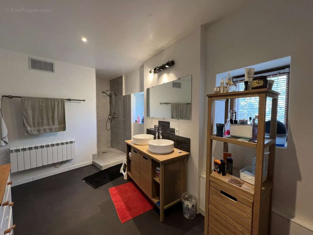 Maison à CHAMPAGNE-SAINT-HILAIRE