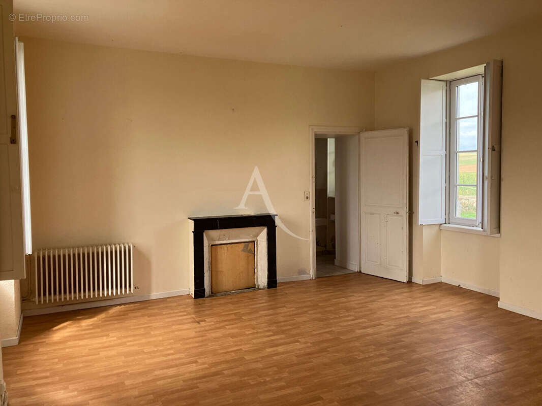 Maison à NIEUL-SUR-L&#039;AUTISE