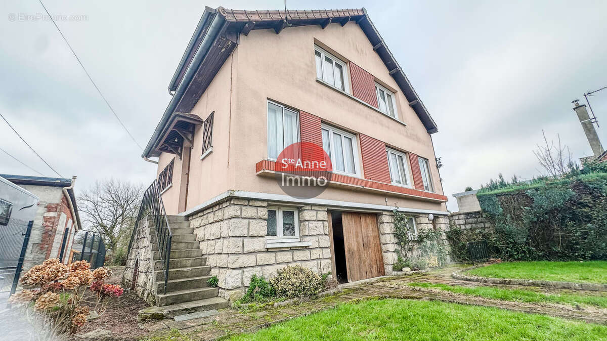 Maison à LIGNIERES-CHATELAIN