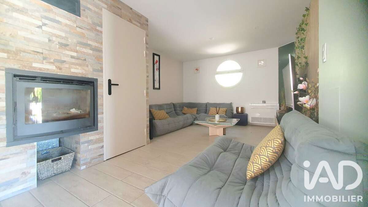 Maison 225 m² à La Sauvetat  - photo 4