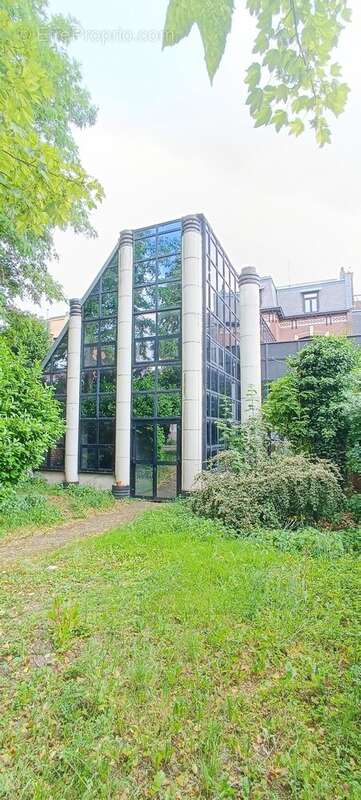 Appartement 717 m² à Lille  - photo 2