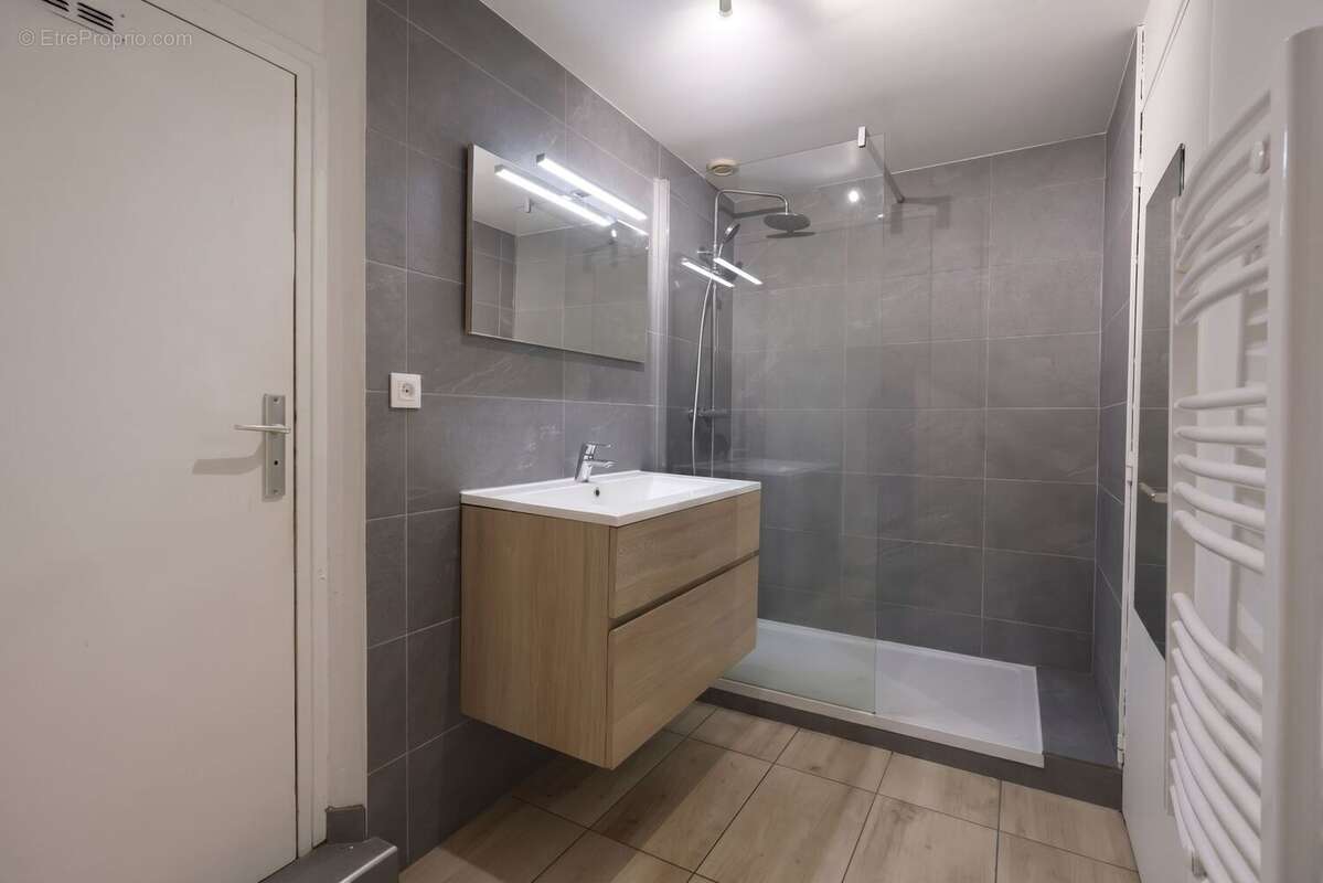 Appartement à ETOILE-SUR-RHONE