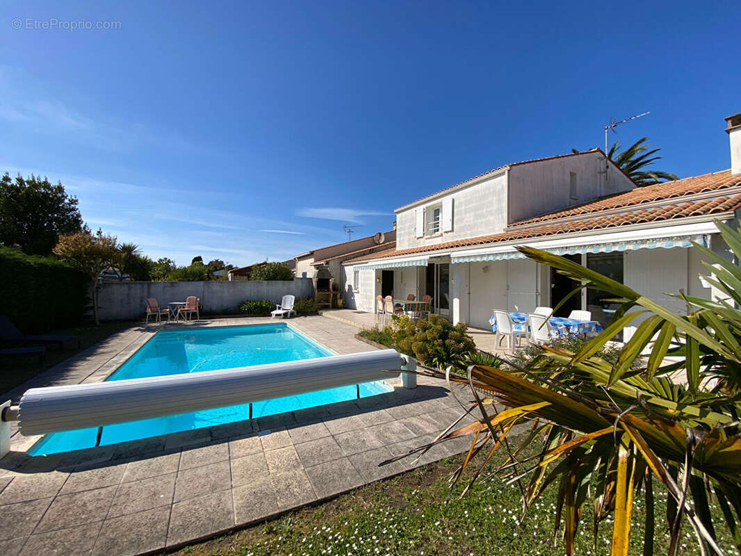 Maison à LA BREE-LES-BAINS