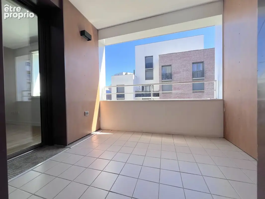 Appartement 3 pièces avec  loggia. - photo 2