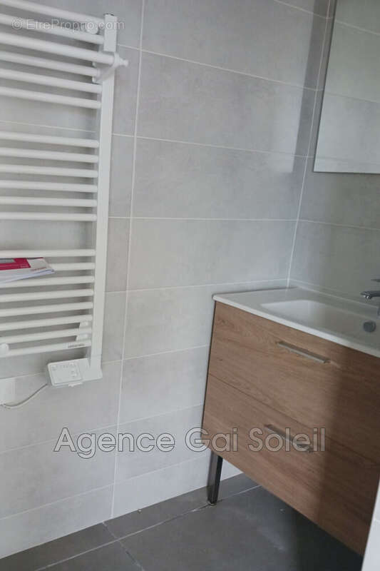 Maison à NISSAN-LEZ-ENSERUNE