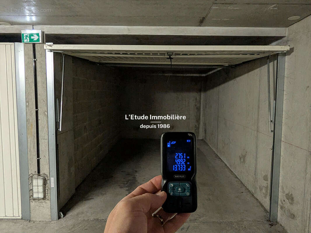Parking à CALUIRE-ET-CUIRE