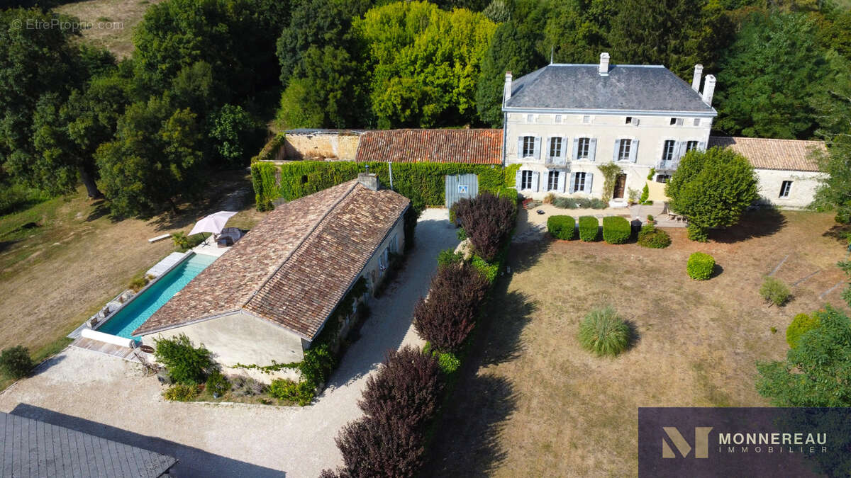 Maison à MONTGUYON