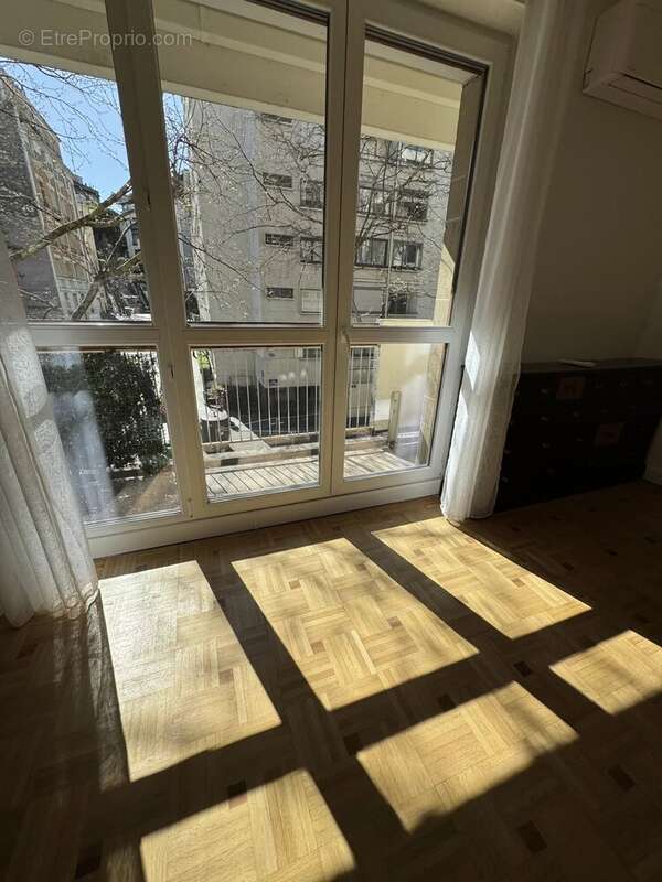 Appartement à PARIS-19E