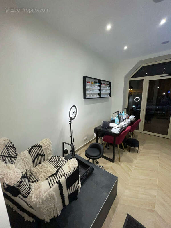 Commerce à ENGHIEN-LES-BAINS