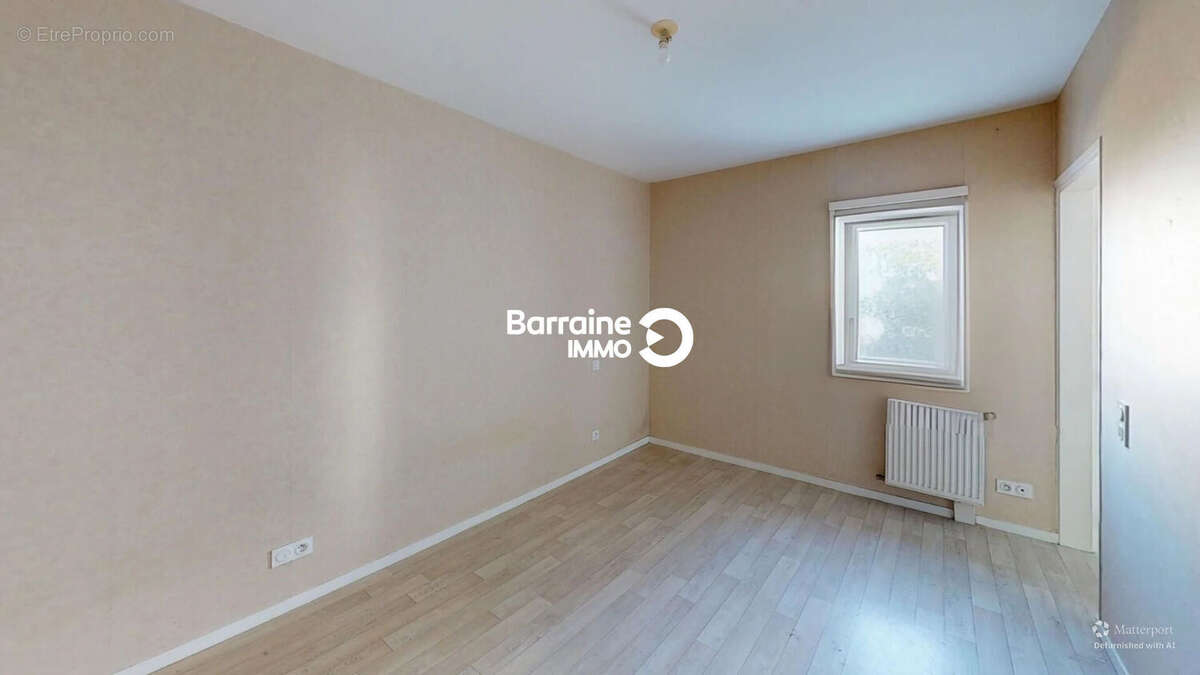 A vendre - lorient  centre ville - appartement recent de type 3 de 55m² avec balcon et garage - photo 7