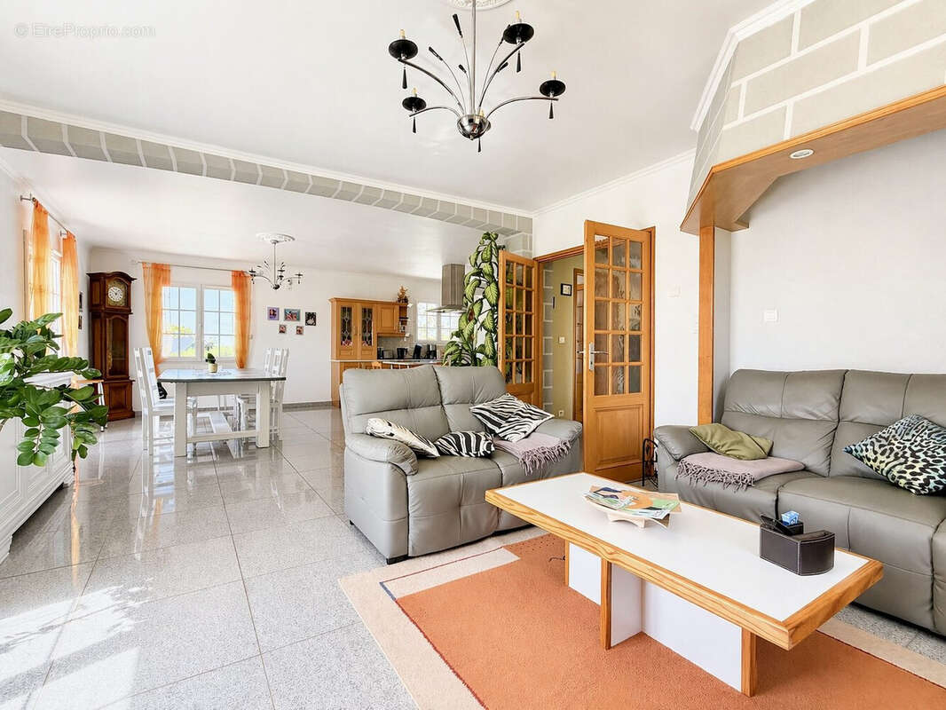 Maison 231 m² à Saint-Georges-De-Mons  - photo 9