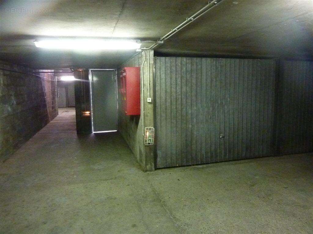 Parking à LYON-6E